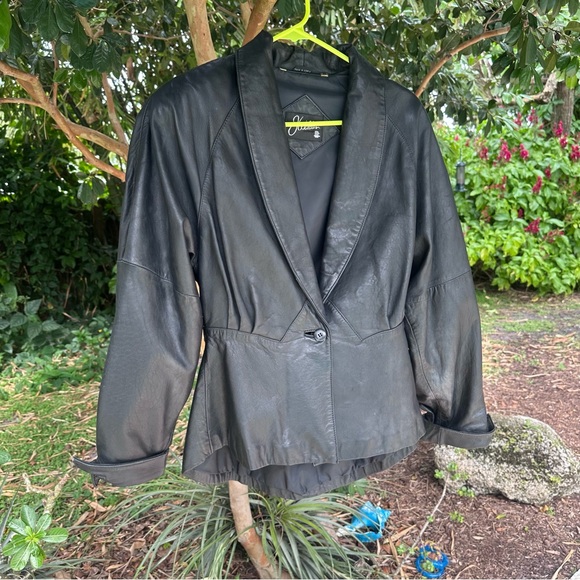 J WALDEN VINTAGE Black Leather Jacket Curved Hem Line Woman’s Medium